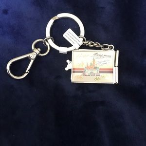Walt Disney World Autograph Key Chain NWT